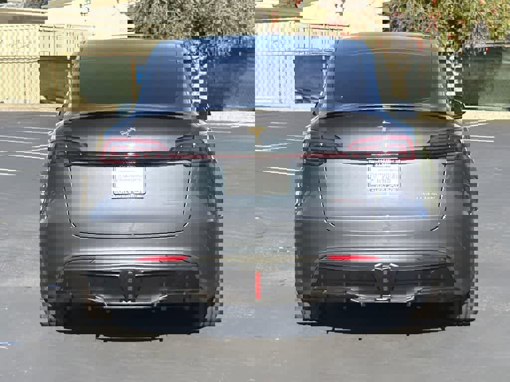 Used 2023 Tesla Model Y Performance image 5