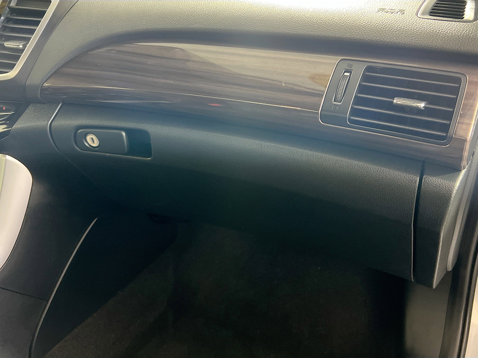 Used 2017 Honda Accord Touring image 35