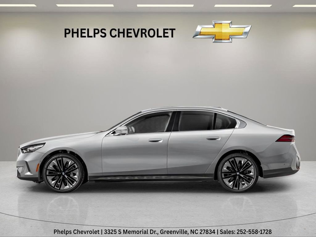 Used 2025 BMW 530i xDrive image 4