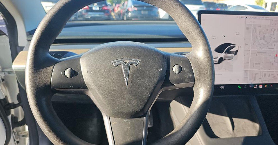 Used 2023 Tesla Model 3 Standard Range RWD image 3