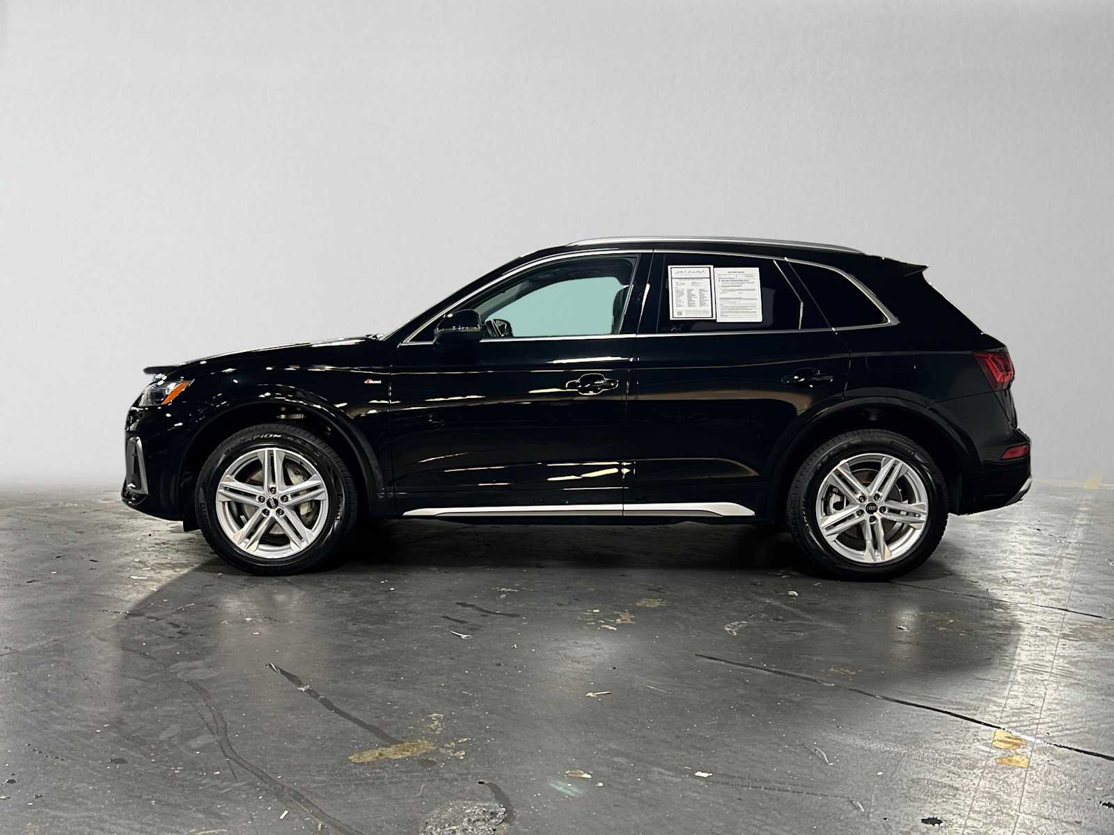 Used 2024 Audi Q5 e Premium w/ Convenience Package AWD/4WD image 6