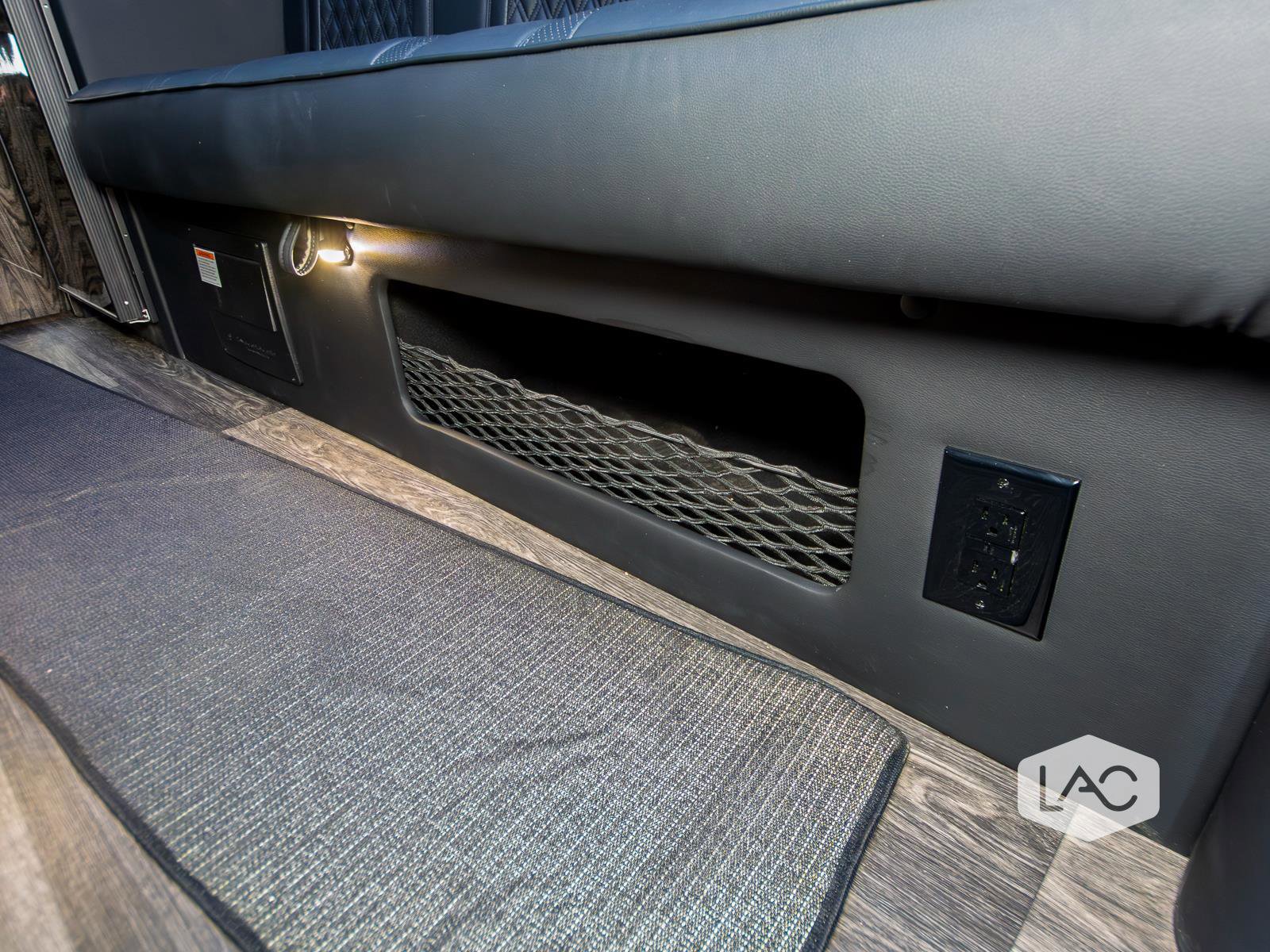 Used 2025 Mercedes-Benz Sprinter 3500 image 9