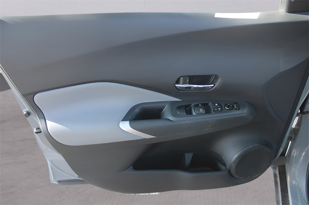 Used 2024 Nissan Kicks SR w/ SR Premium Package image 11