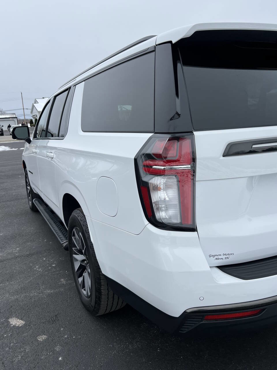 Used 2021 Chevrolet Suburban Z71 w/ Z71 Signature Package image 7