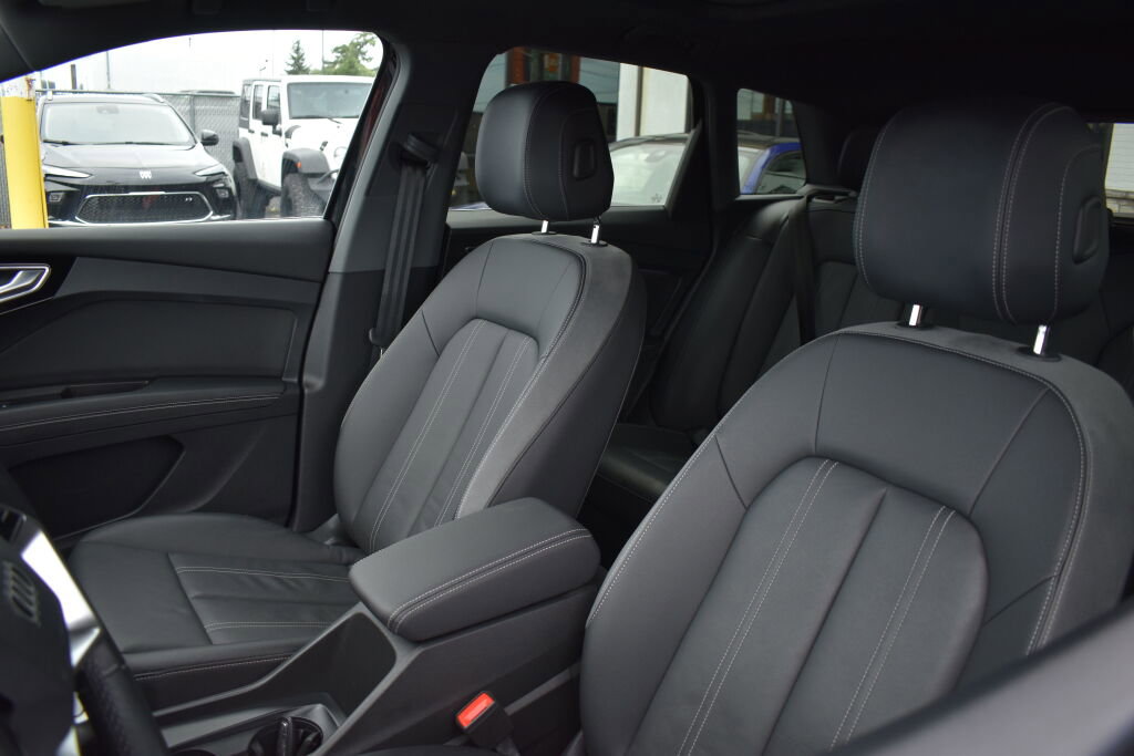 Used 2022 Audi Q4 e-tron Prestige image 16