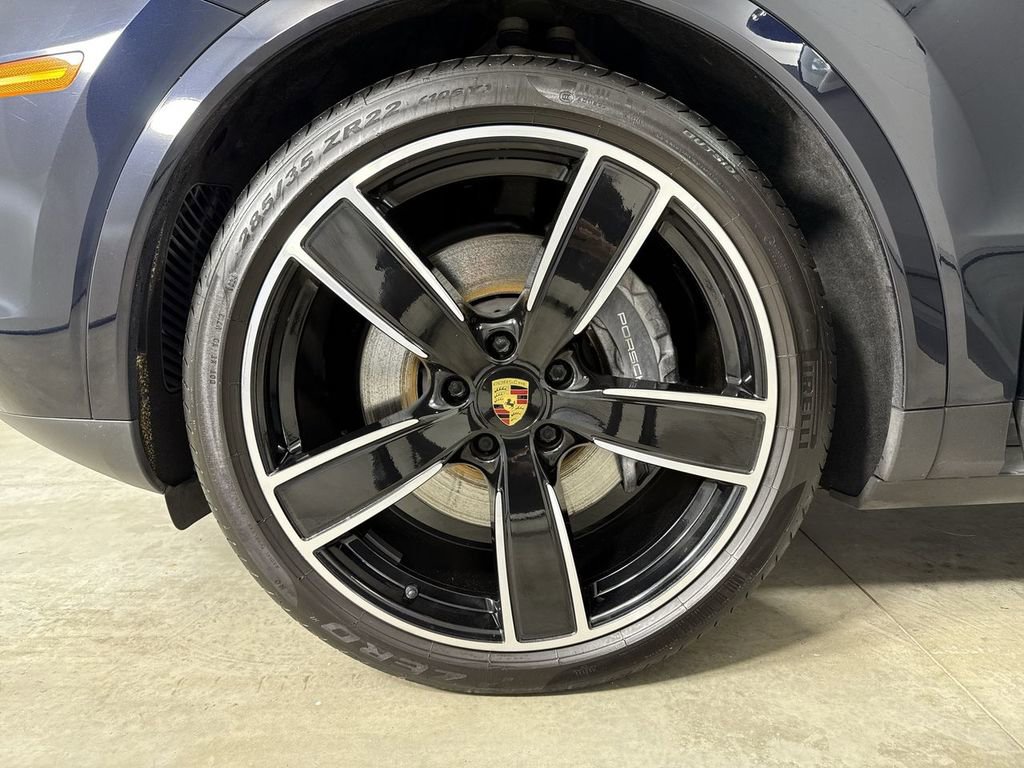 Certified 2021 Porsche Cayenne Coupe image 13