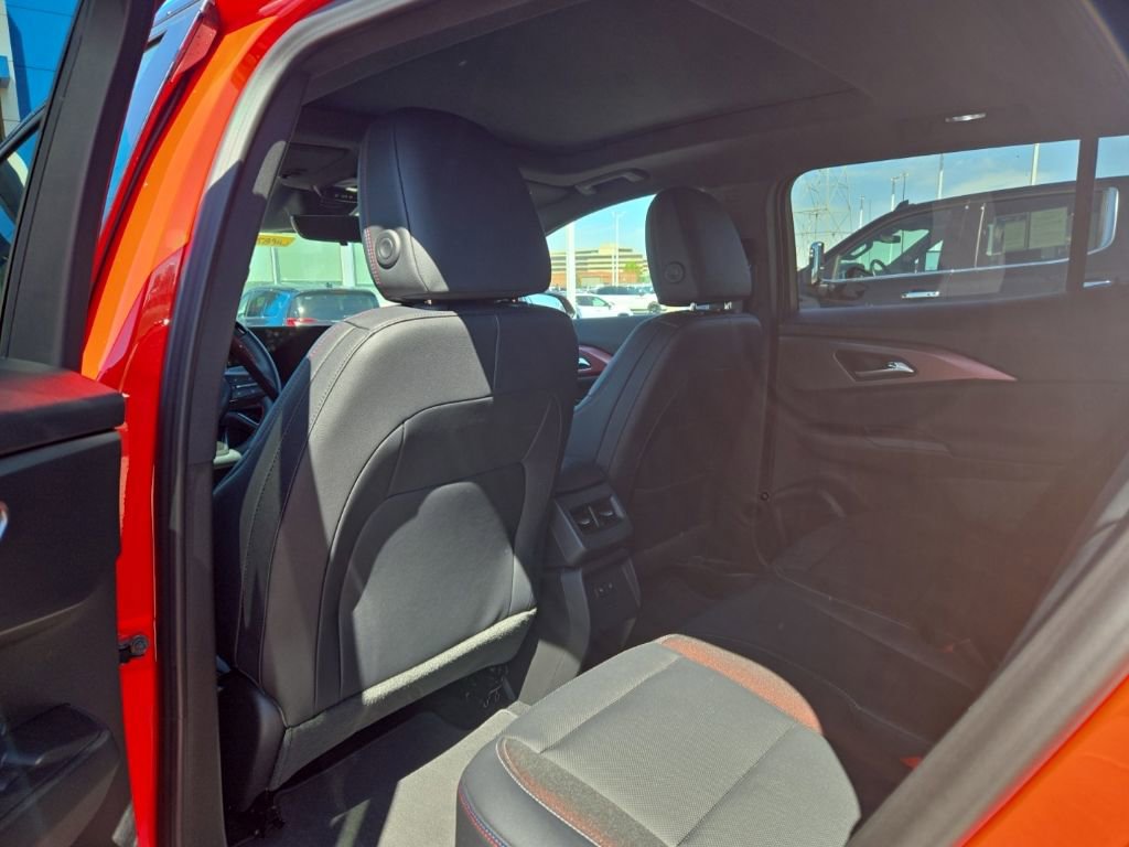 Used 2026 Chevrolet Equinox EV RS FWD image 11