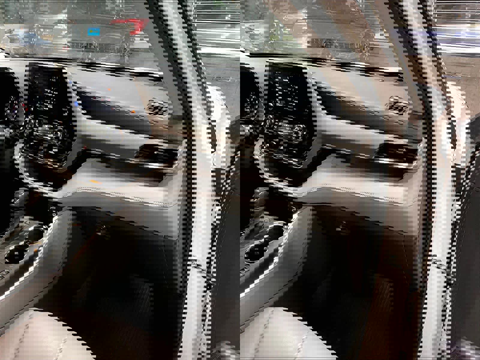 Used 2023 Toyota Highlander XLE image 13