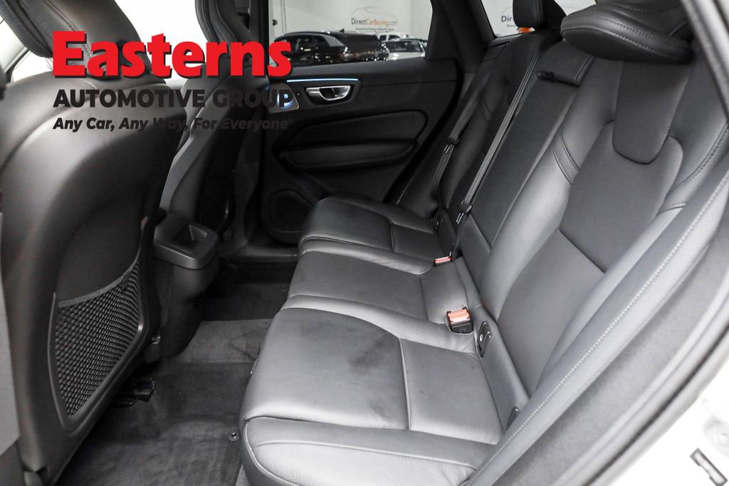 Used 2023 Volvo XC60 B5 Plus image 20