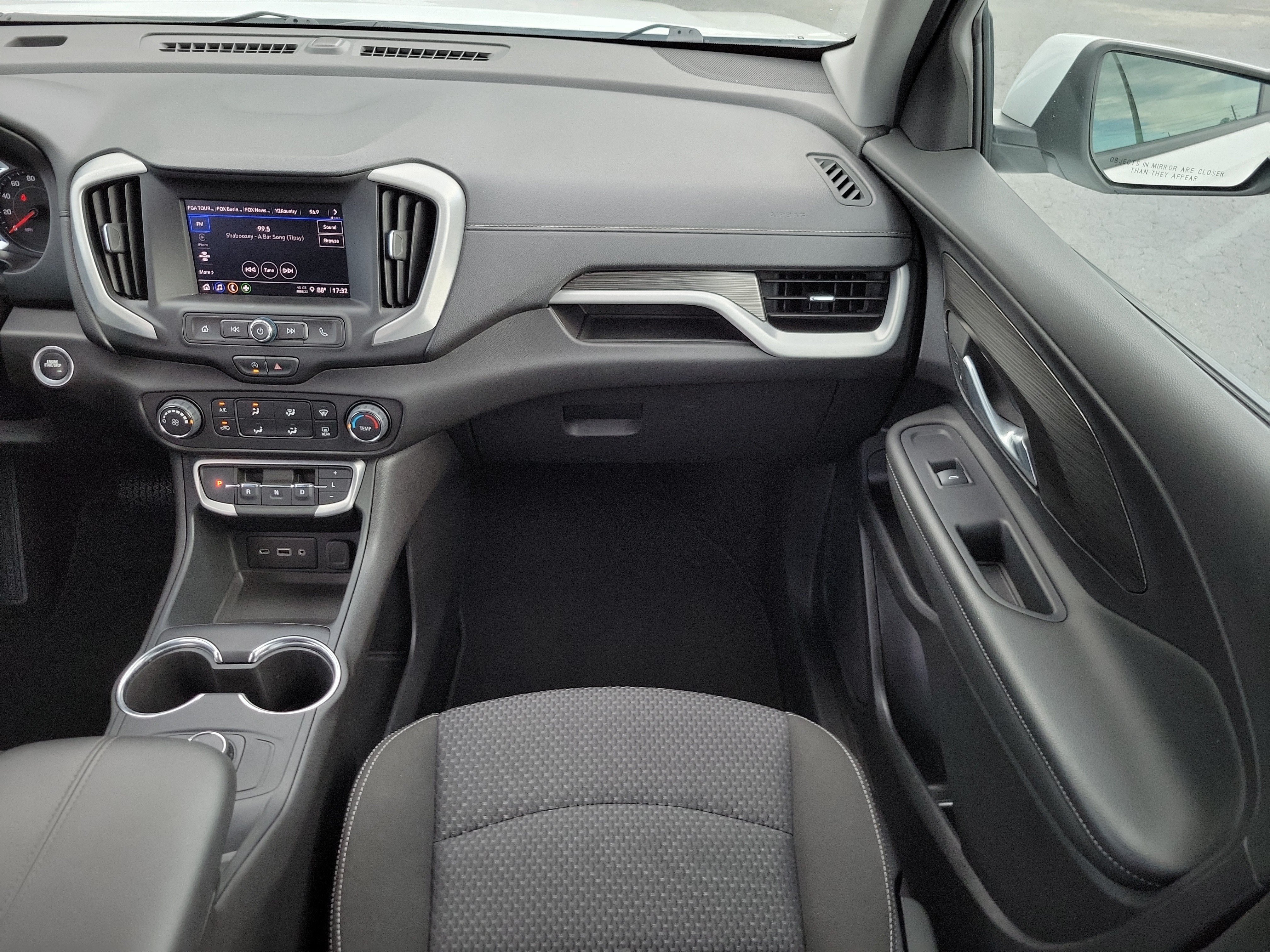 Used 2024 GMC Terrain SLE FWD image 19