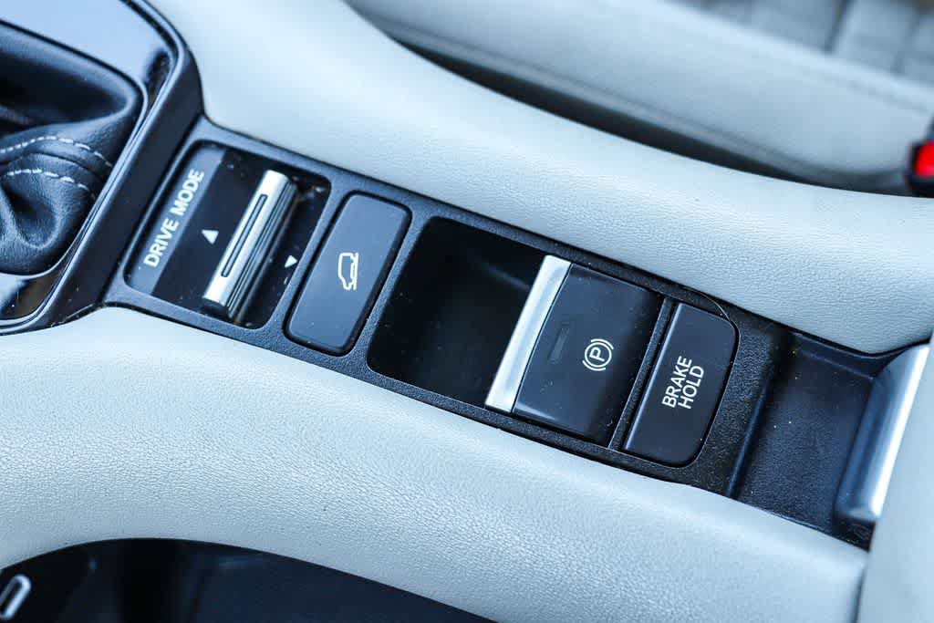 Used 2024 Honda HR-V LX image 19