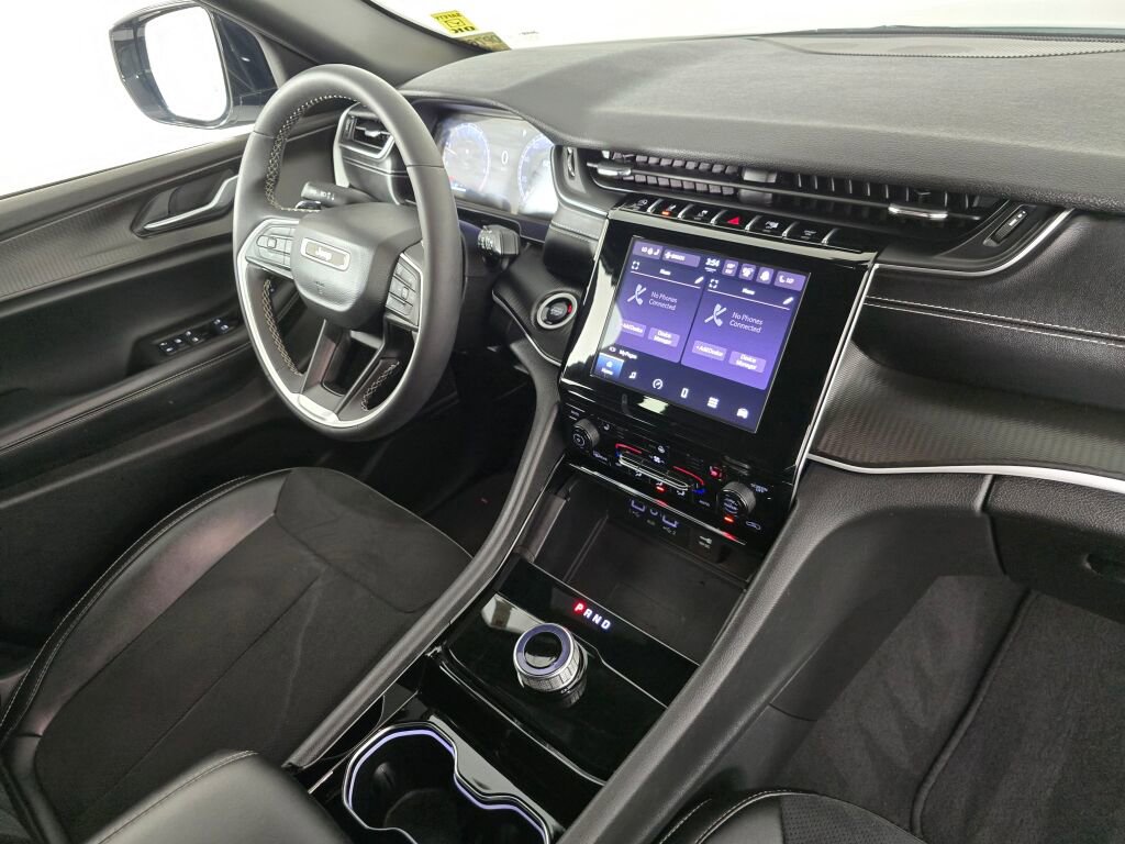 Used 2023 Jeep Grand Cherokee Altitude image 43