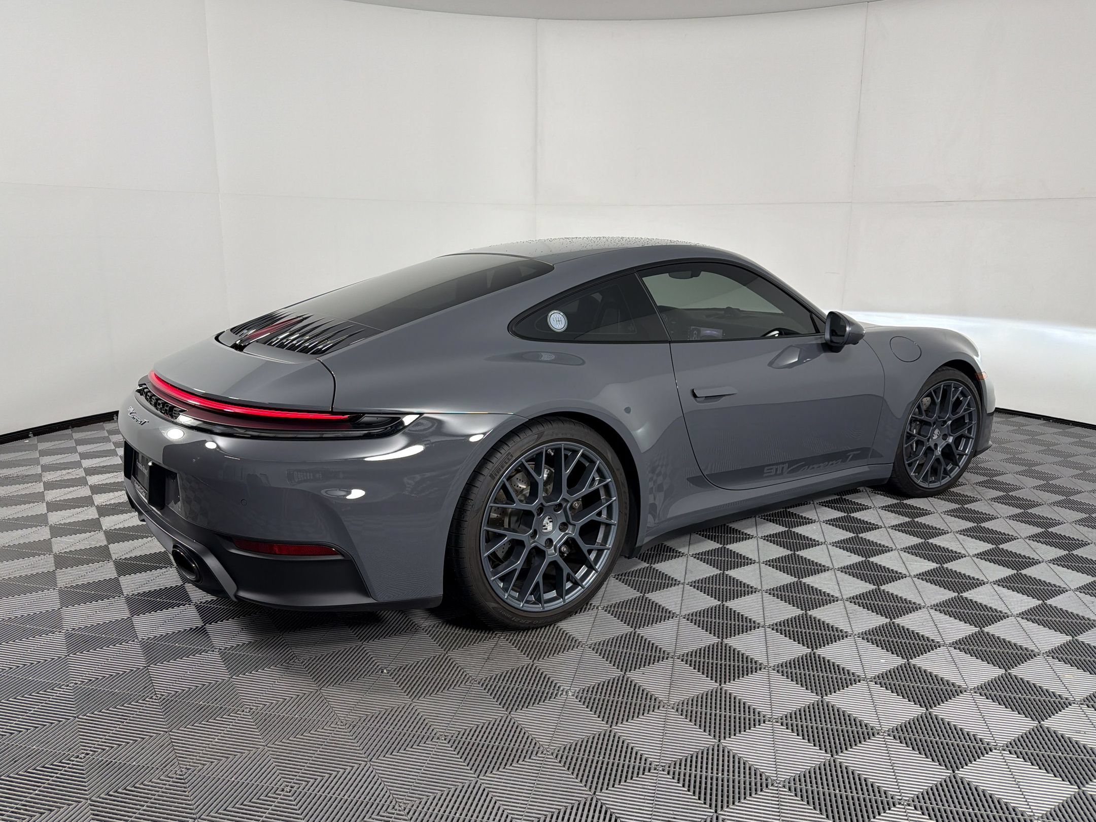 Certified 2025 Porsche 911 Carrera T RWD image 9