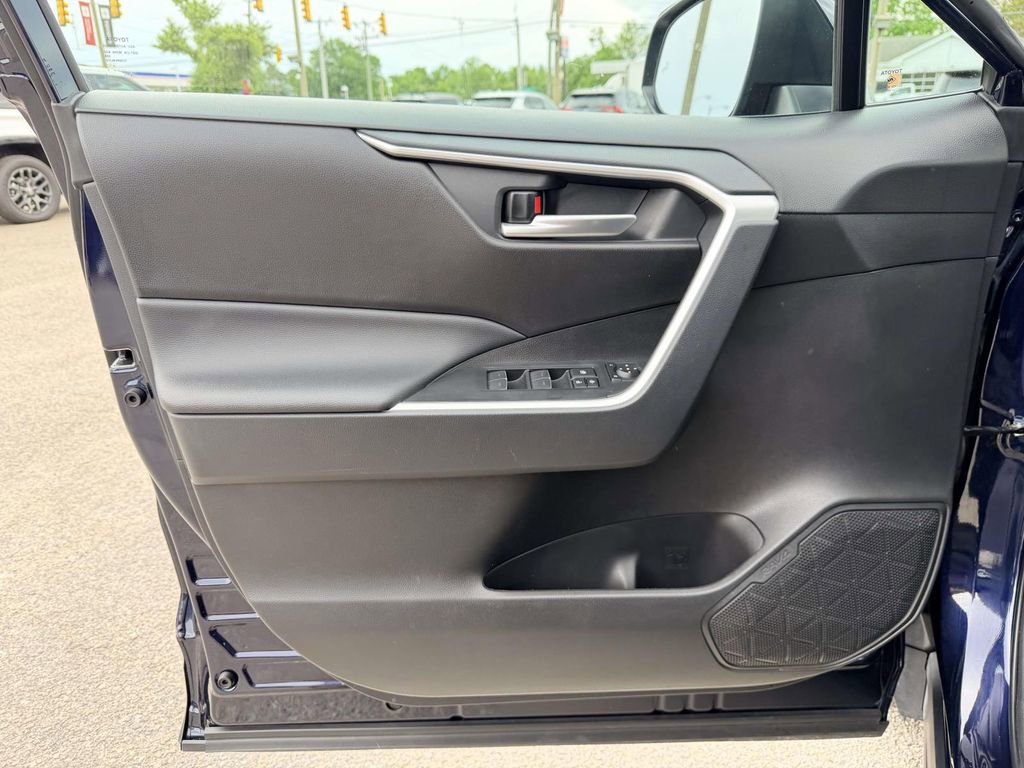 Certified 2025 Toyota RAV4 XLE w/ Convenience Package image 17