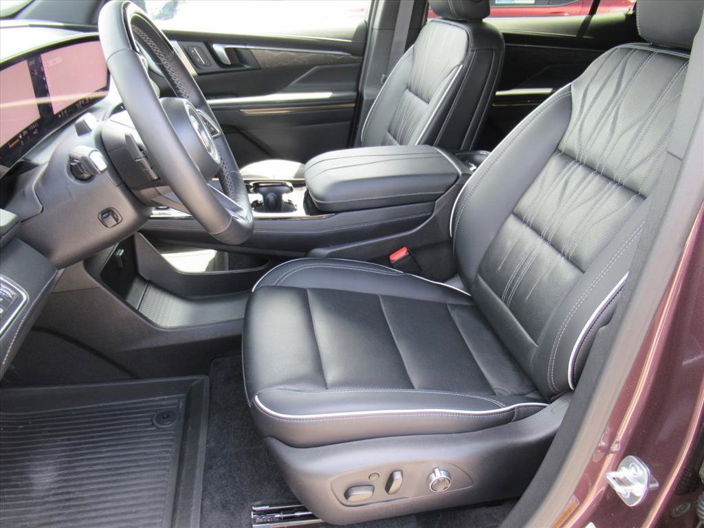 Used 2025 Buick Enclave Avenir w/ Super Cruise Package AWD/4WD image 16