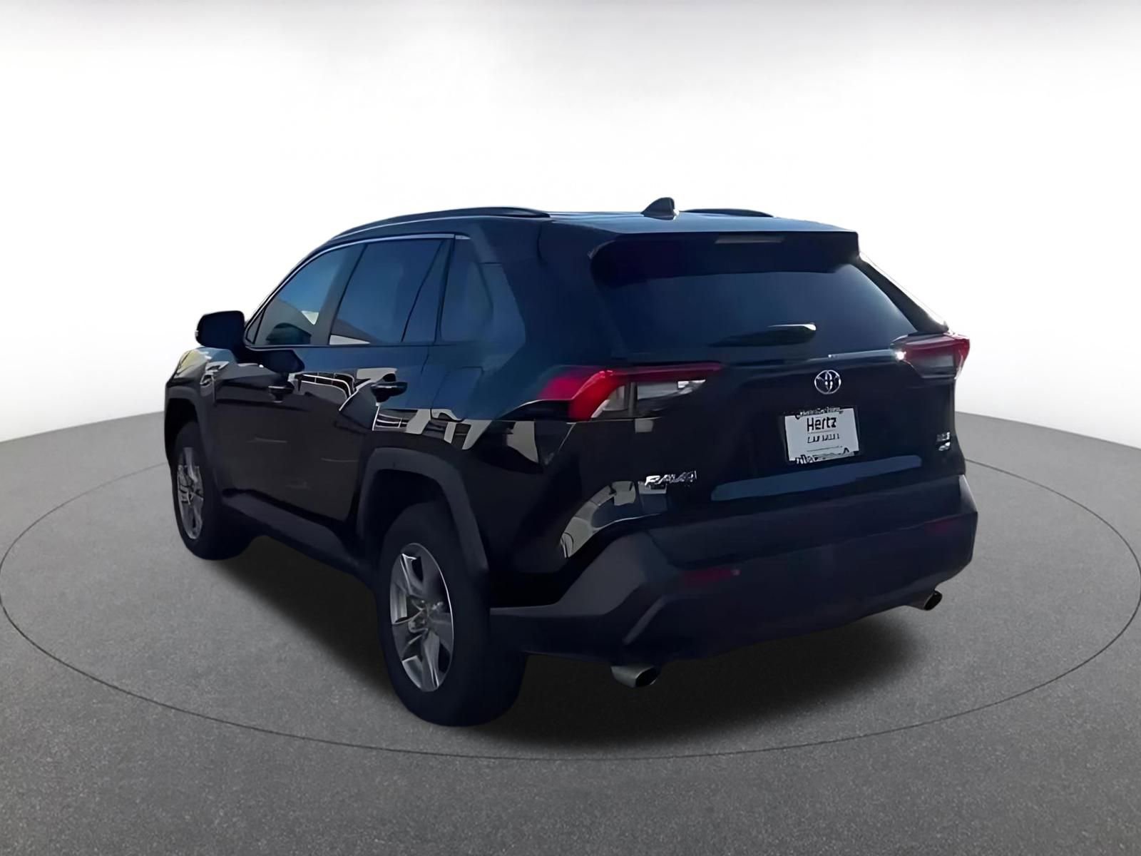 Used 2025 Toyota RAV4 XLE w/ Convenience Package image 10