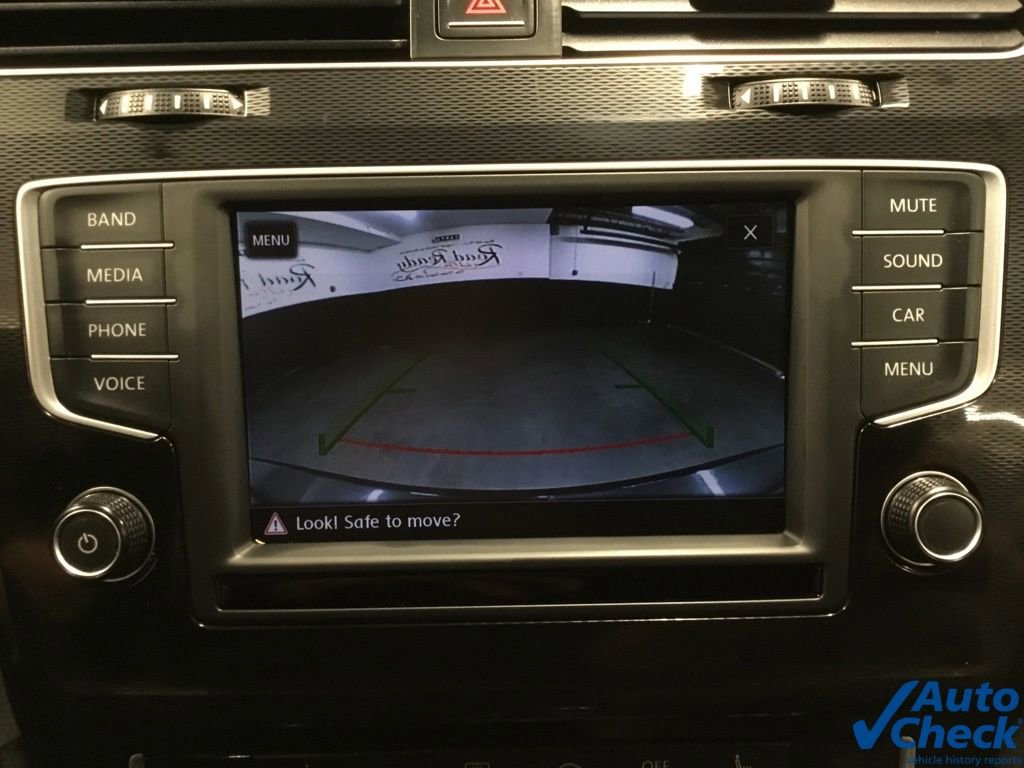 Used 2017 Volkswagen GTI SE image 44