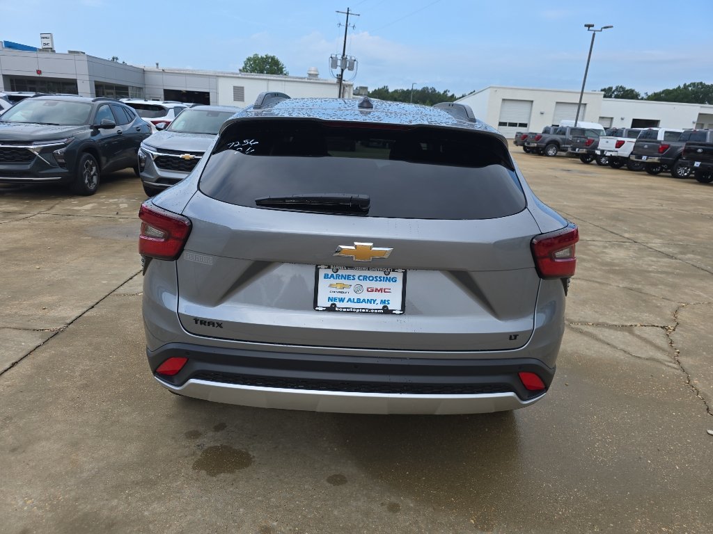 New 2026 Chevrolet Trax LT w/ Driver Confidence Package FWD image 6