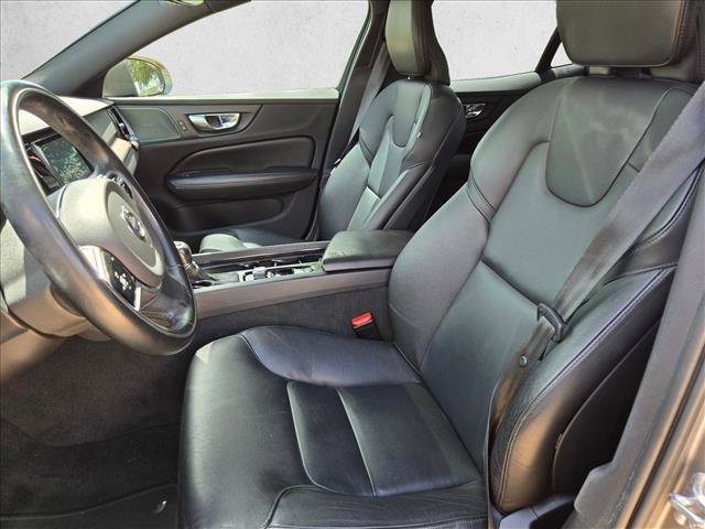 Used 2020 Volvo S60 T5 Momentum FWD image 17