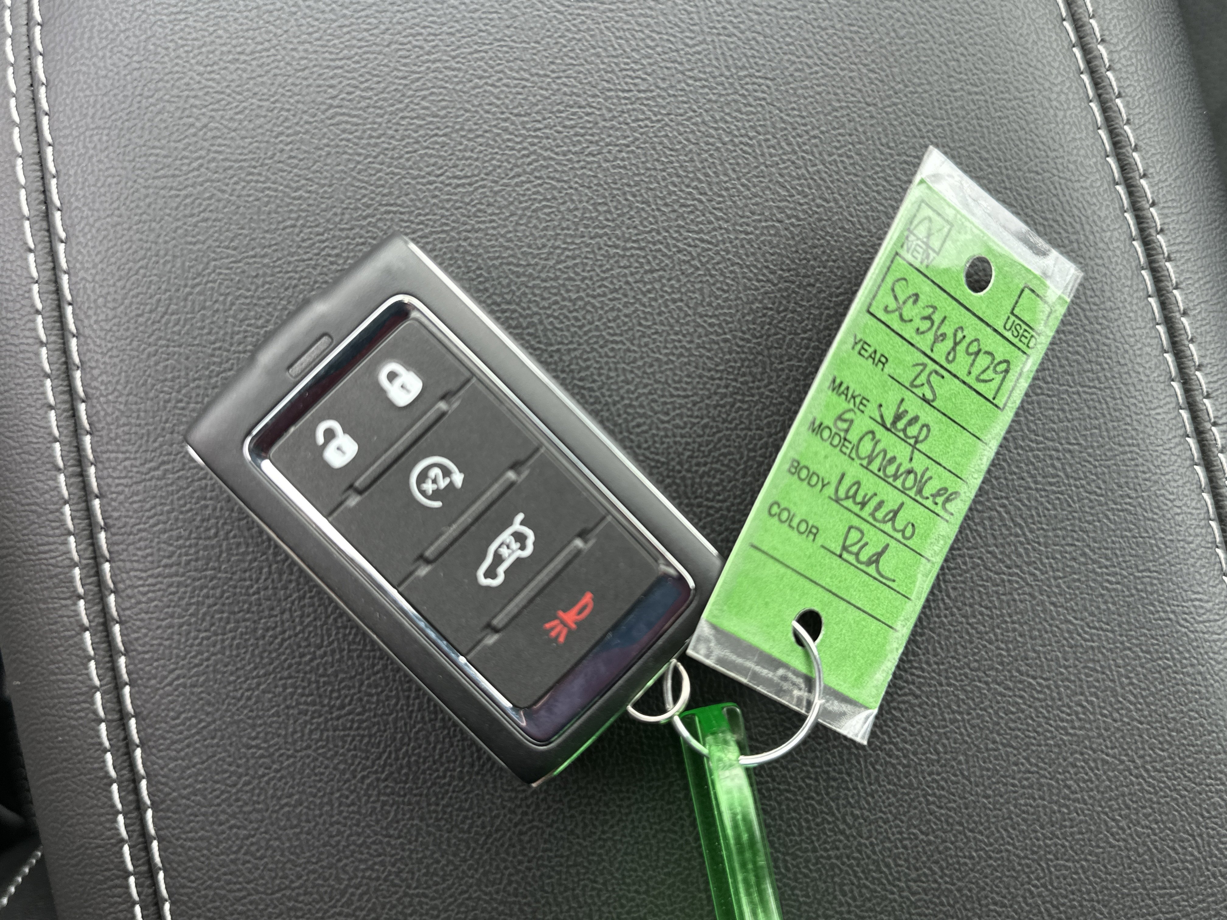 New 2025 Jeep Grand Cherokee Altitude image 3