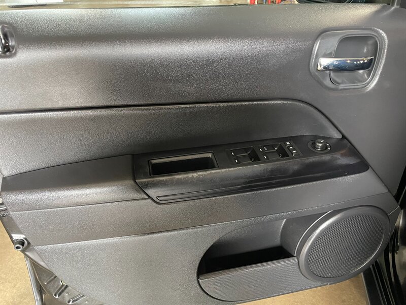 Used 2016 Jeep Patriot Latitude FWD image 22