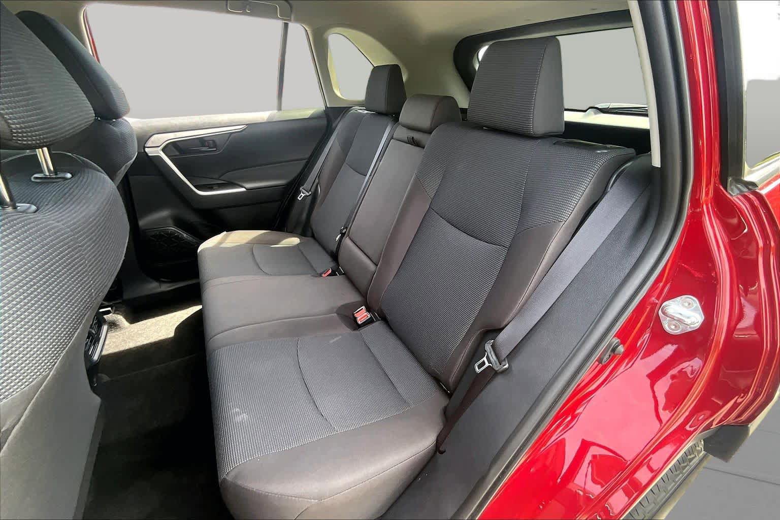 Used 2025 Toyota RAV4 LE AWD/4WD image 19