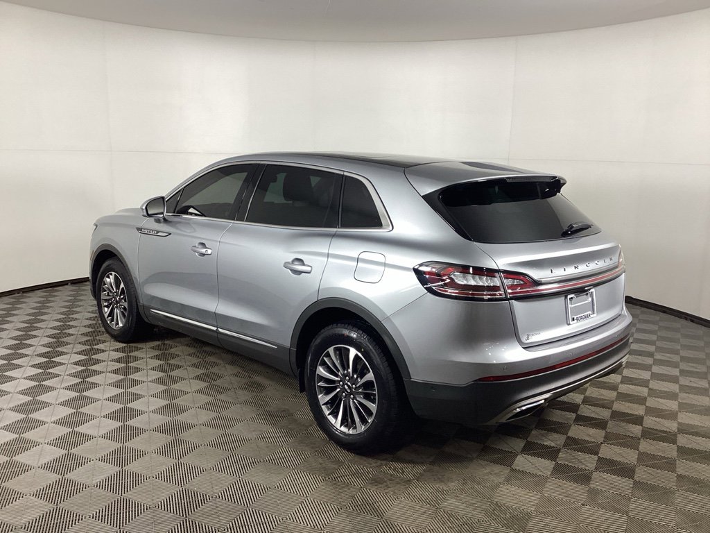 Used 2022 Lincoln Nautilus Reserve image 4