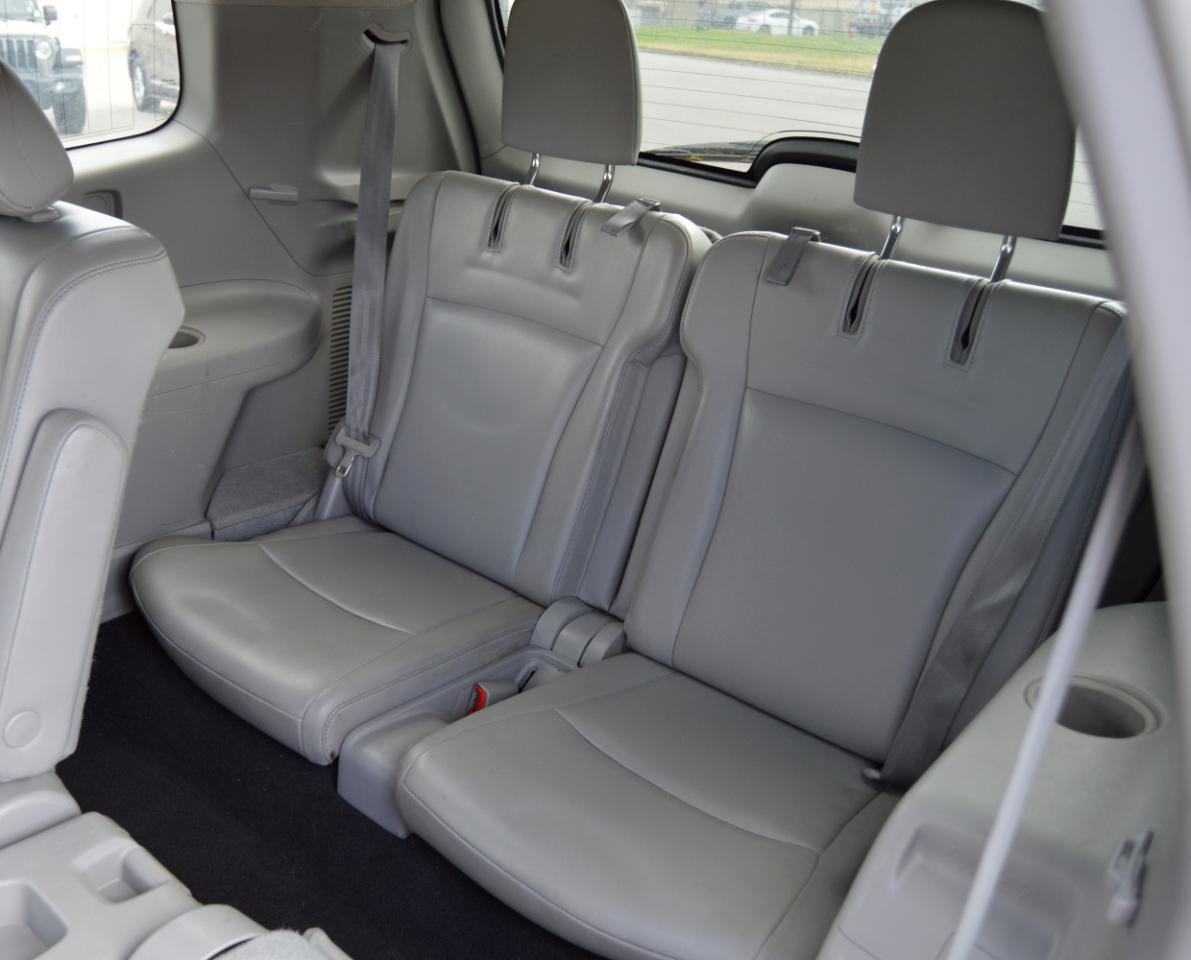 Used 2011 Toyota Highlander SE w/ Tow Pkg AWD/4WD image 14
