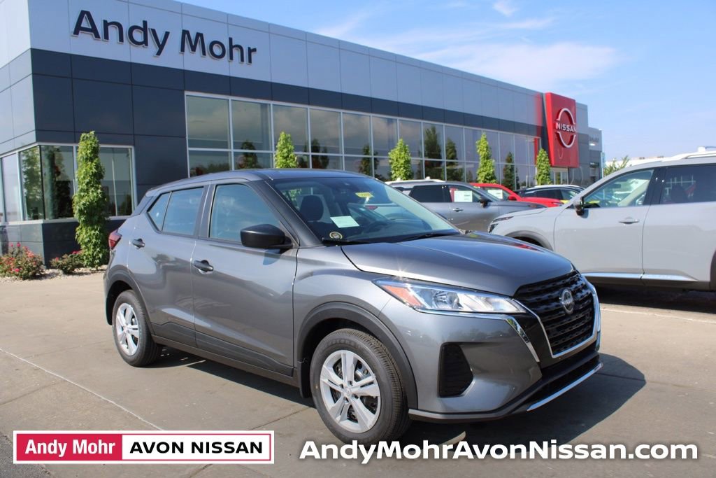 New 2025 Nissan Kicks Play S