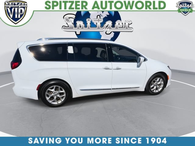 Used 2019 Chrysler Pacifica Touring-L Plus FWD image 10