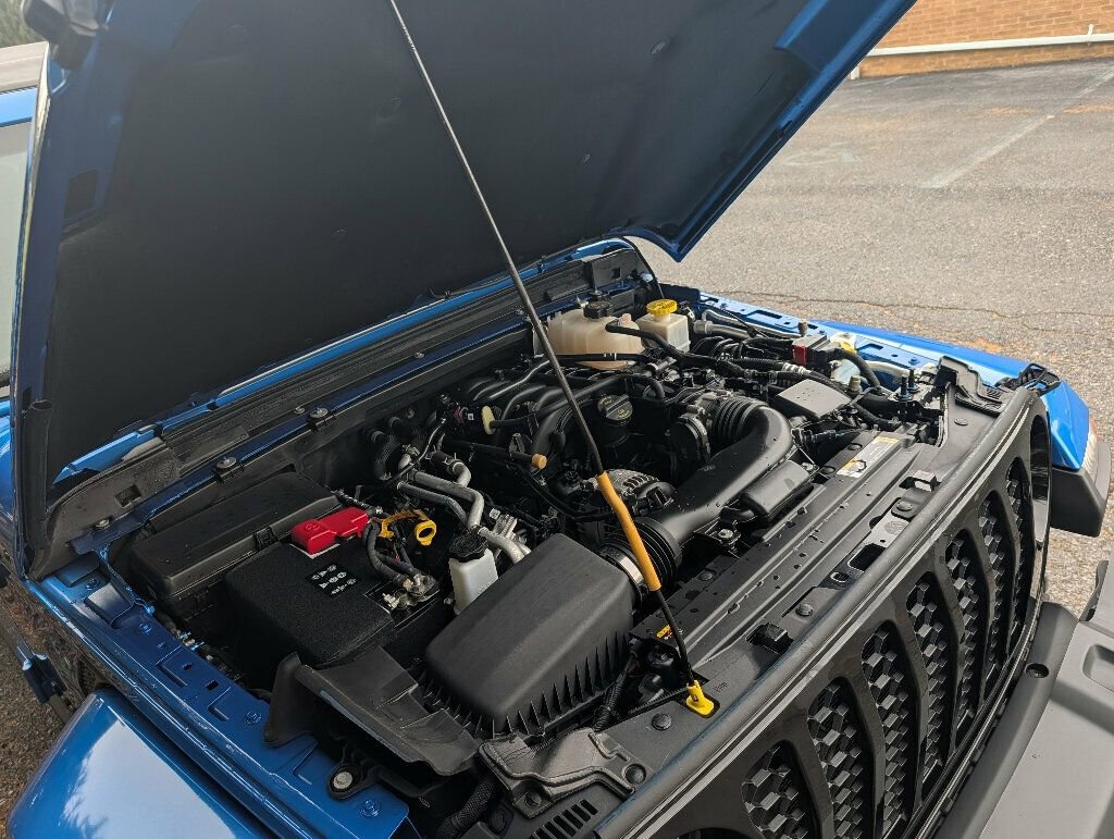 Used 2022 Jeep Gladiator Sport image 30