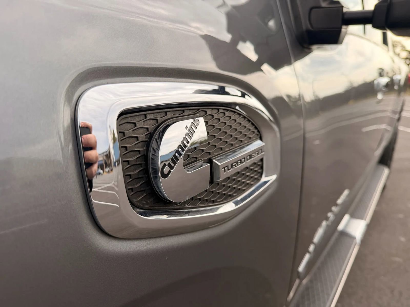 Used 2019 Nissan Titan SV w/ SV Convenience Package image 11