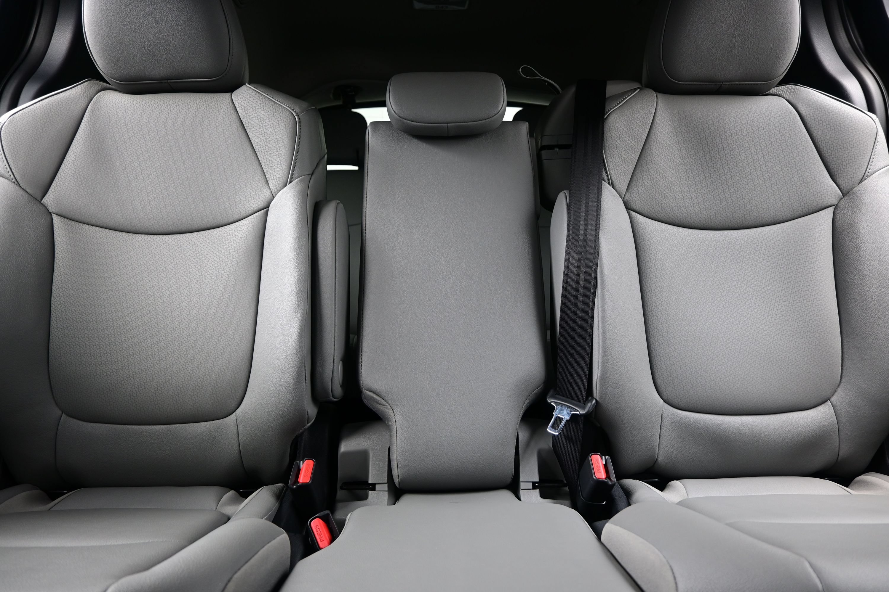 Used 2026 Toyota Sienna XLE FWD image 16