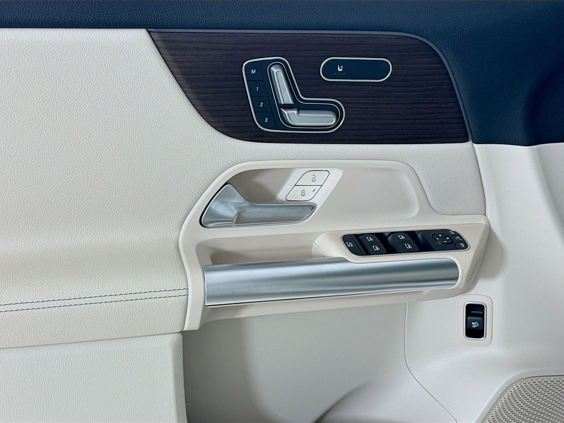 New 2026 Mercedes-Benz GLA 250 image 18