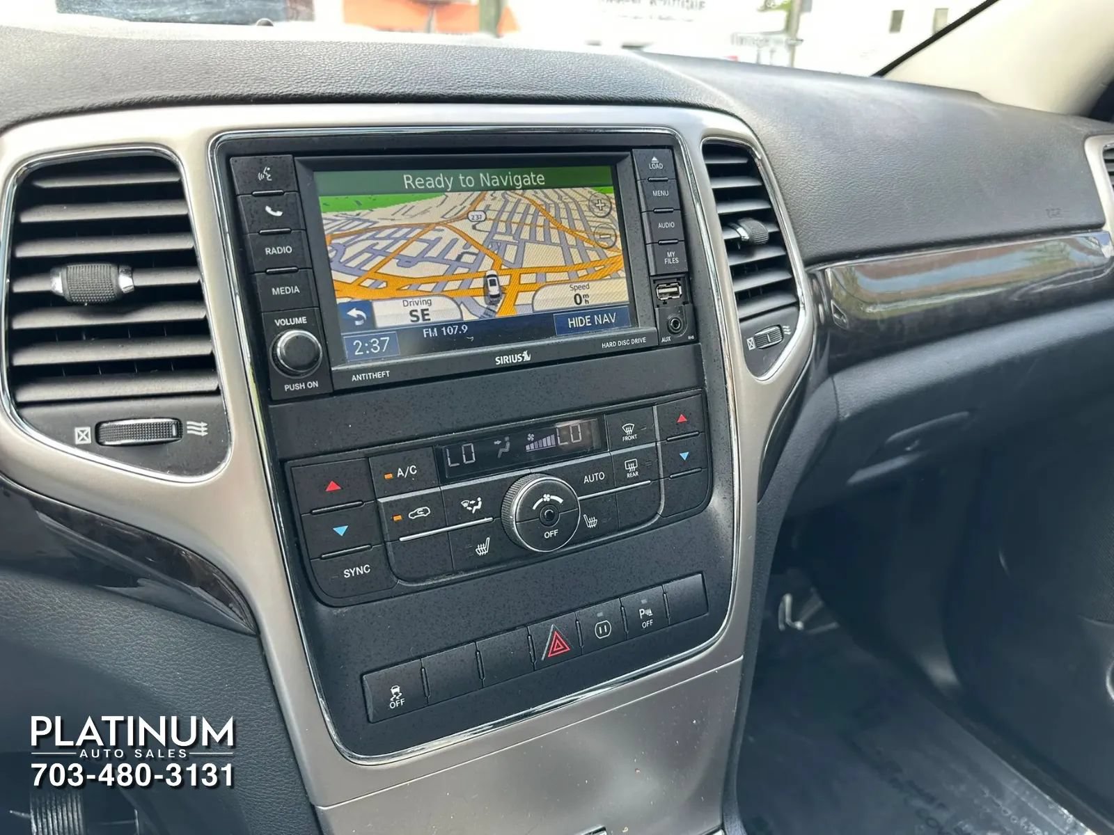 Used 2012 Jeep Grand Cherokee Laredo AWD/4WD image 11