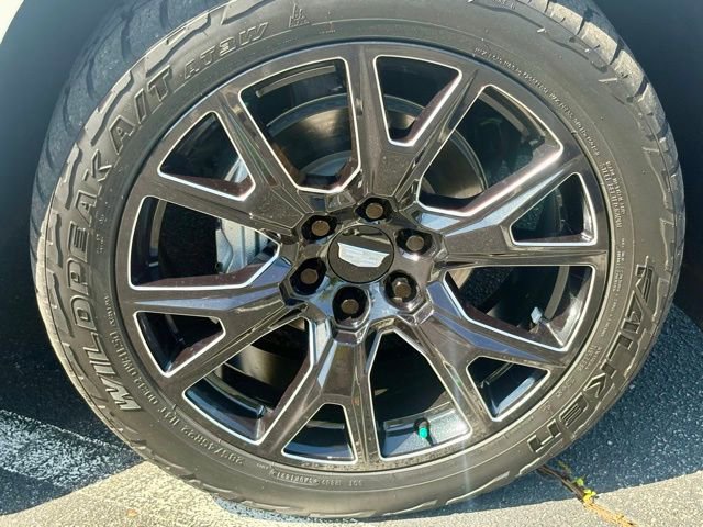 Used 2021 Cadillac Escalade Premium Luxury w/ Driver Assist Tech Package image 29