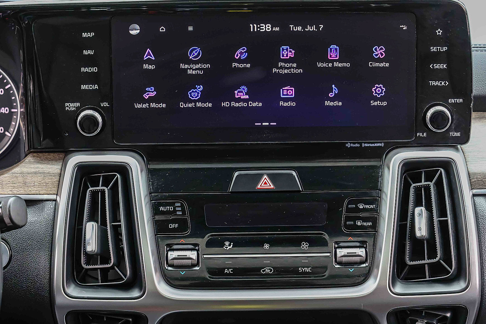 Certified 2023 Kia Sorento S w/ Panoramic Sunroof Package AWD/4WD image 11