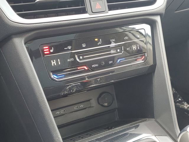 New 2026 Volkswagen Taos SE FWD image 22