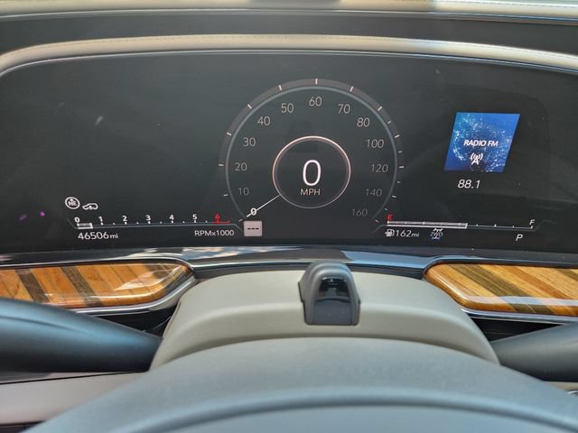 Used 2021 Cadillac Escalade Sport Platinum AWD/4WD image 13