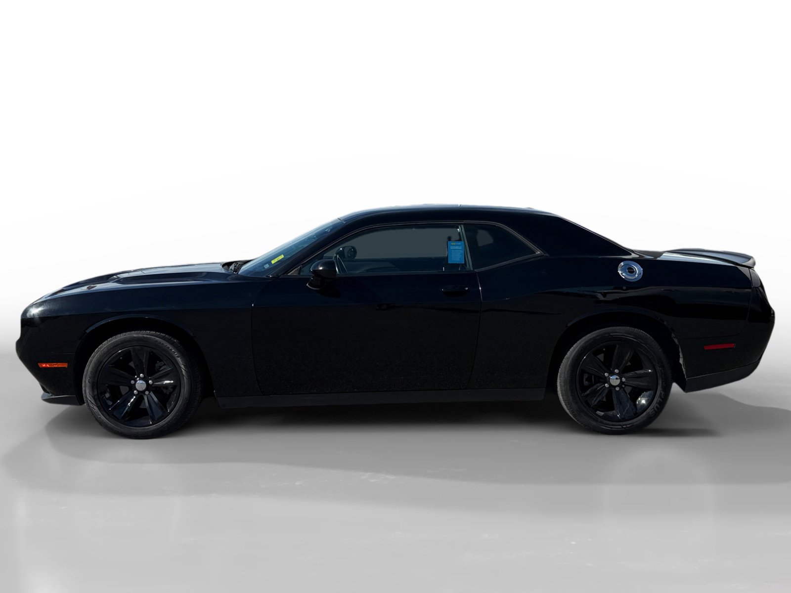 Used 2023 Dodge Challenger SXT image 2