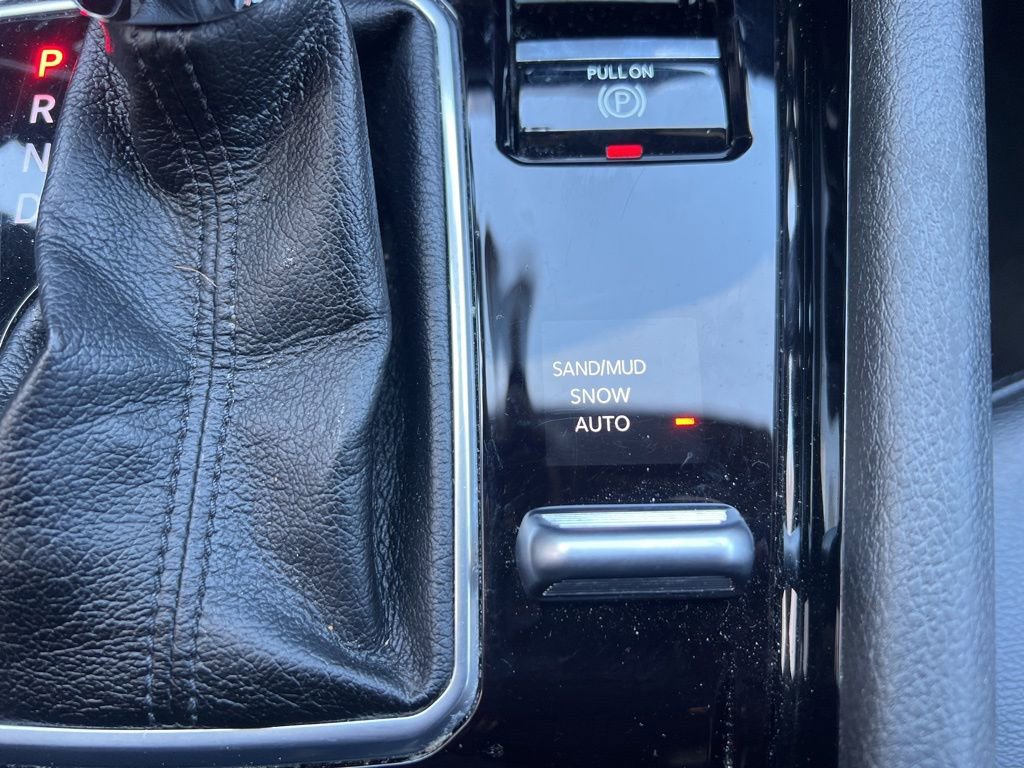 Used 2025 Jeep Compass Limited image 22