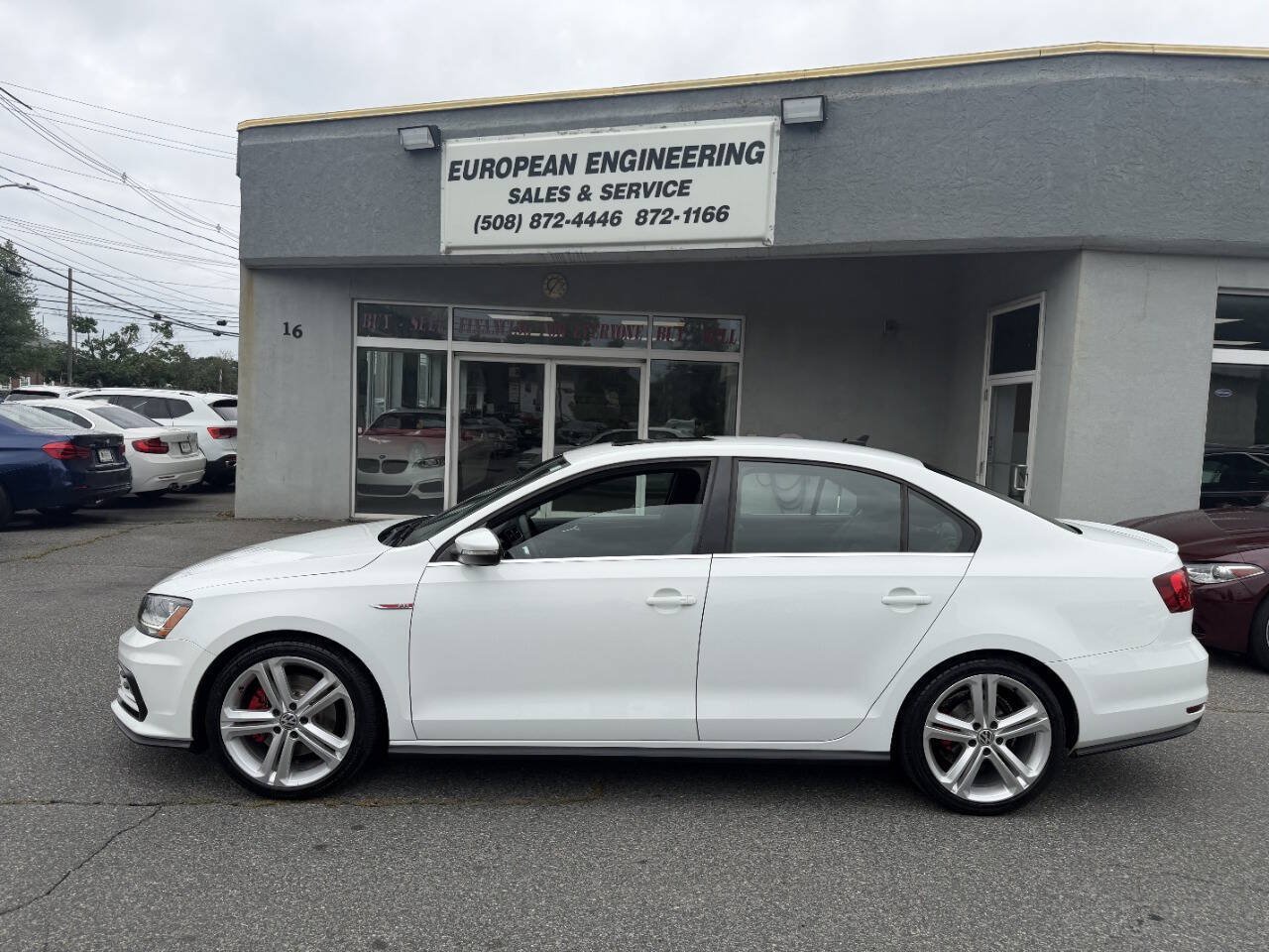 Used 2017 Volkswagen Jetta GLI FWD image 4
