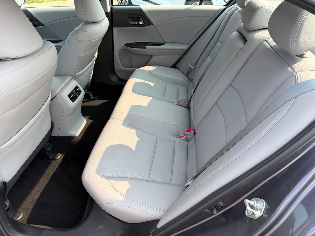 Used 2017 Honda Accord Touring image 20