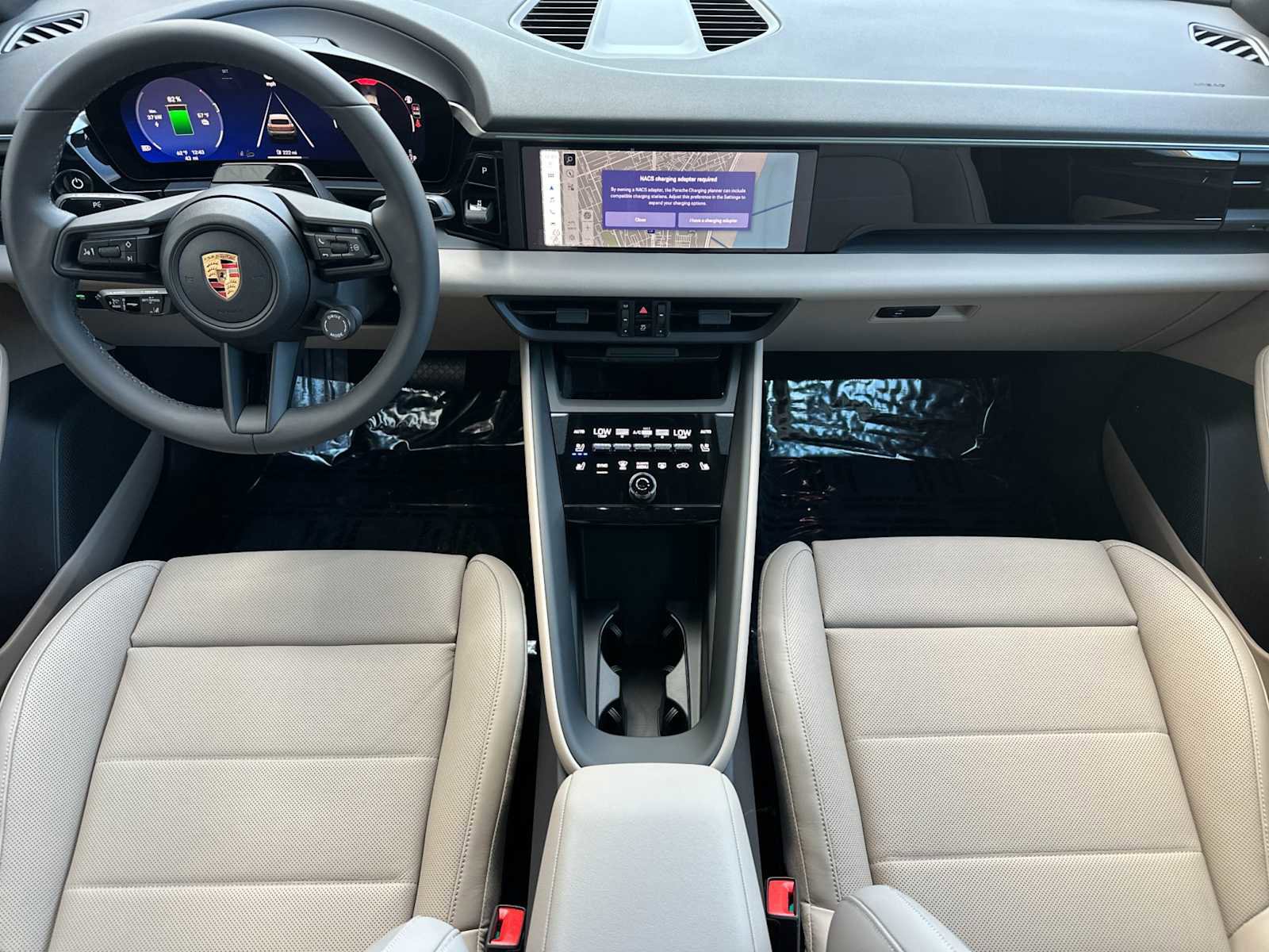 New 2026 Porsche Macan 4 Electric image 6