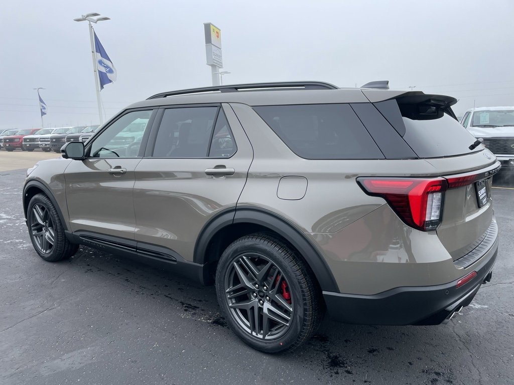 New 2026 Ford Explorer ST image 5