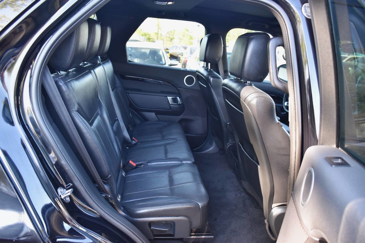 Used 2019 Land Rover Discovery SE AWD/4WD image 14
