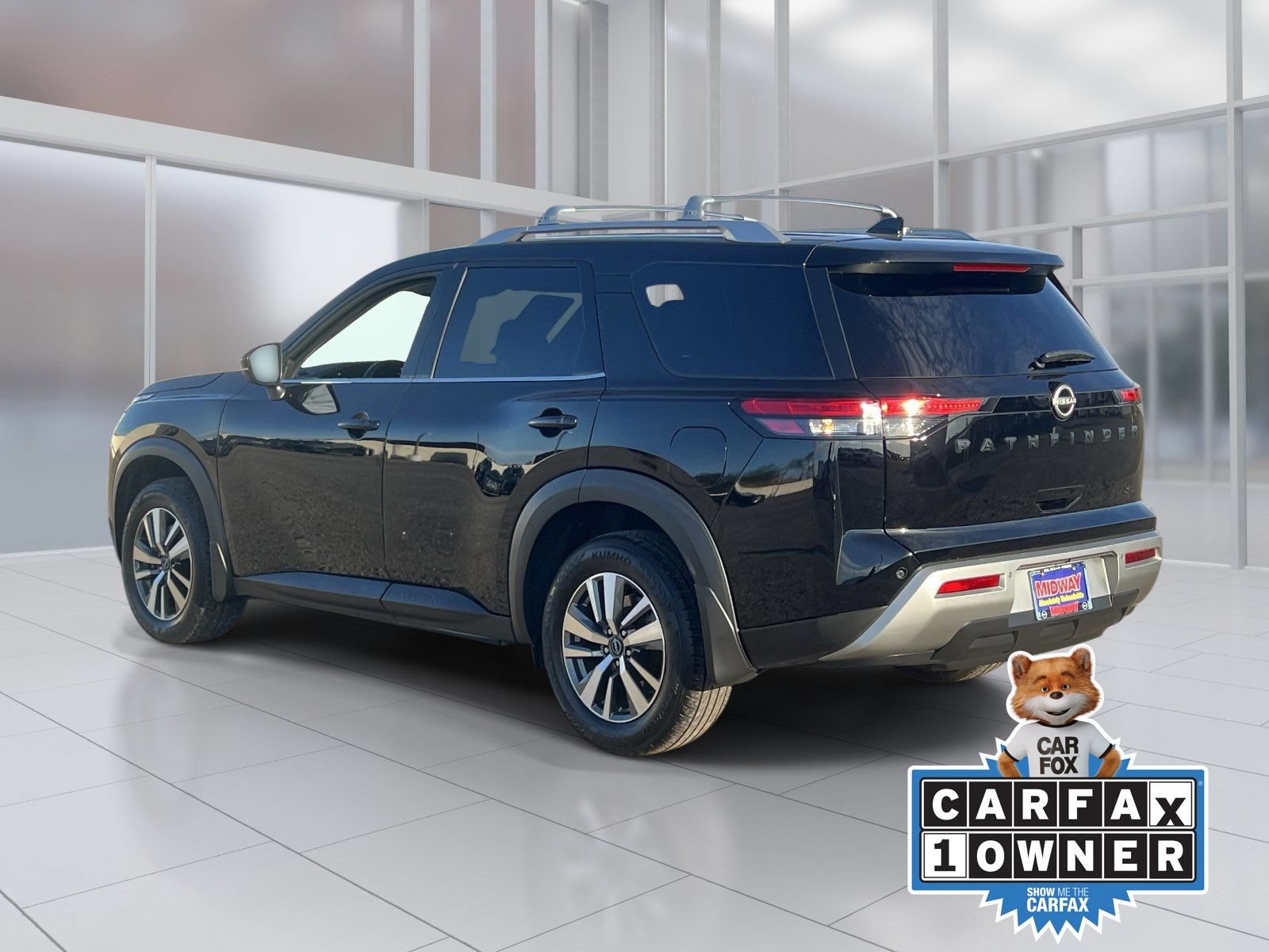 Used 2024 Nissan Pathfinder SL w/ Lighting Package (N92) FWD image 4