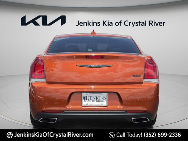 Used 2021 Chrysler 300 Touring L RWD image 8