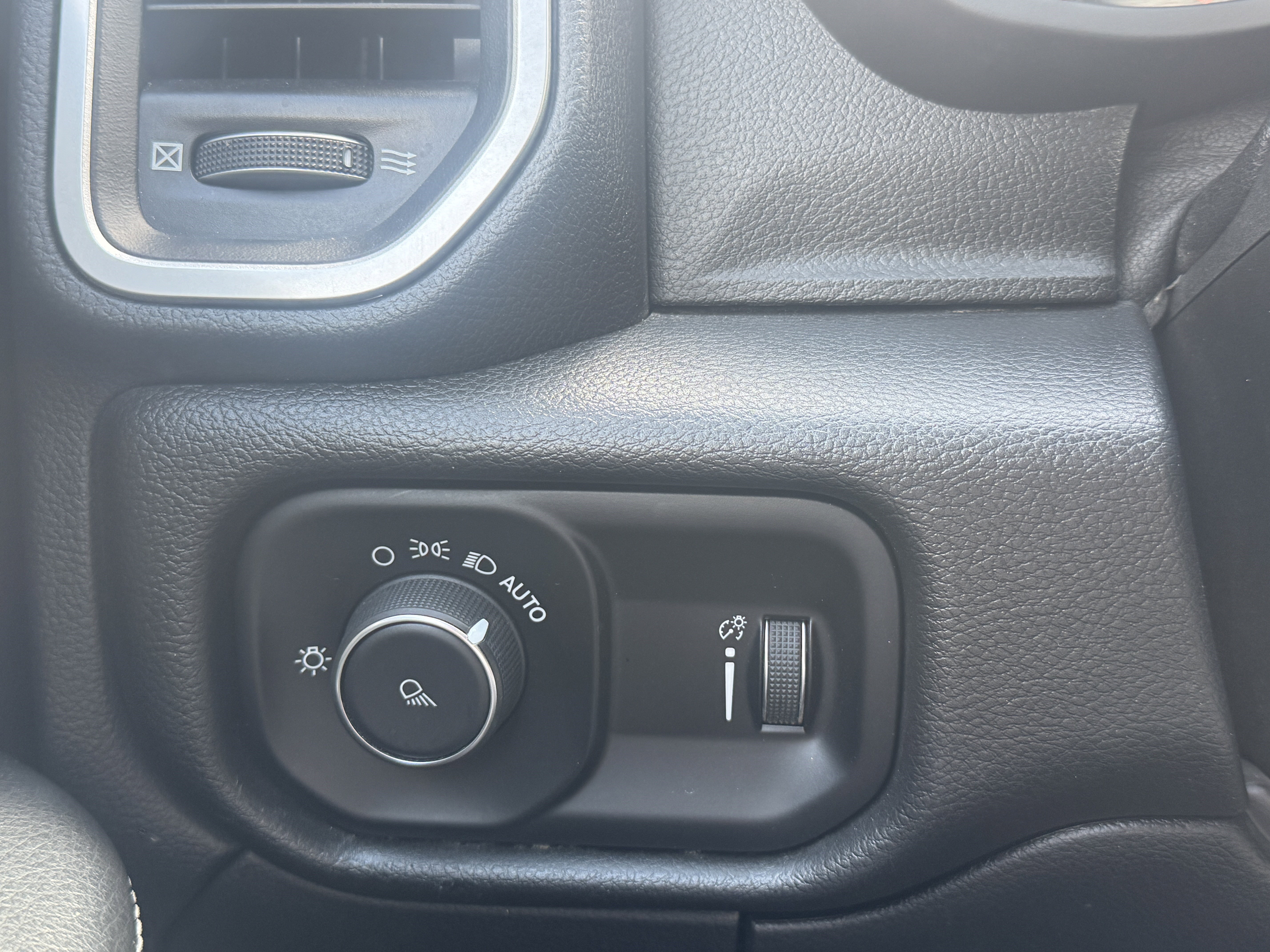 Used 2021 RAM 2500 Big Horn AWD/4WD image 32