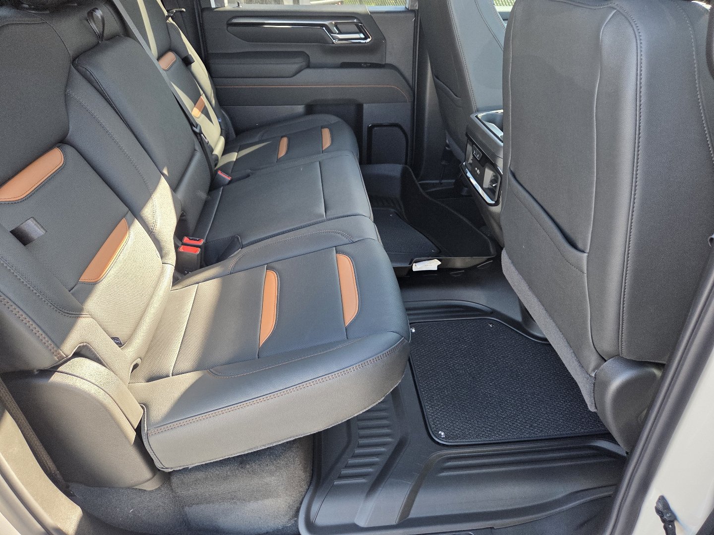 New 2026 GMC Sierra 2500 AT4 w/ AT4 Premium Plus Package AWD/4WD image 26